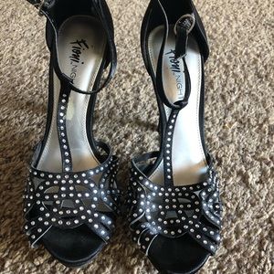 Fioni Night Black Heels